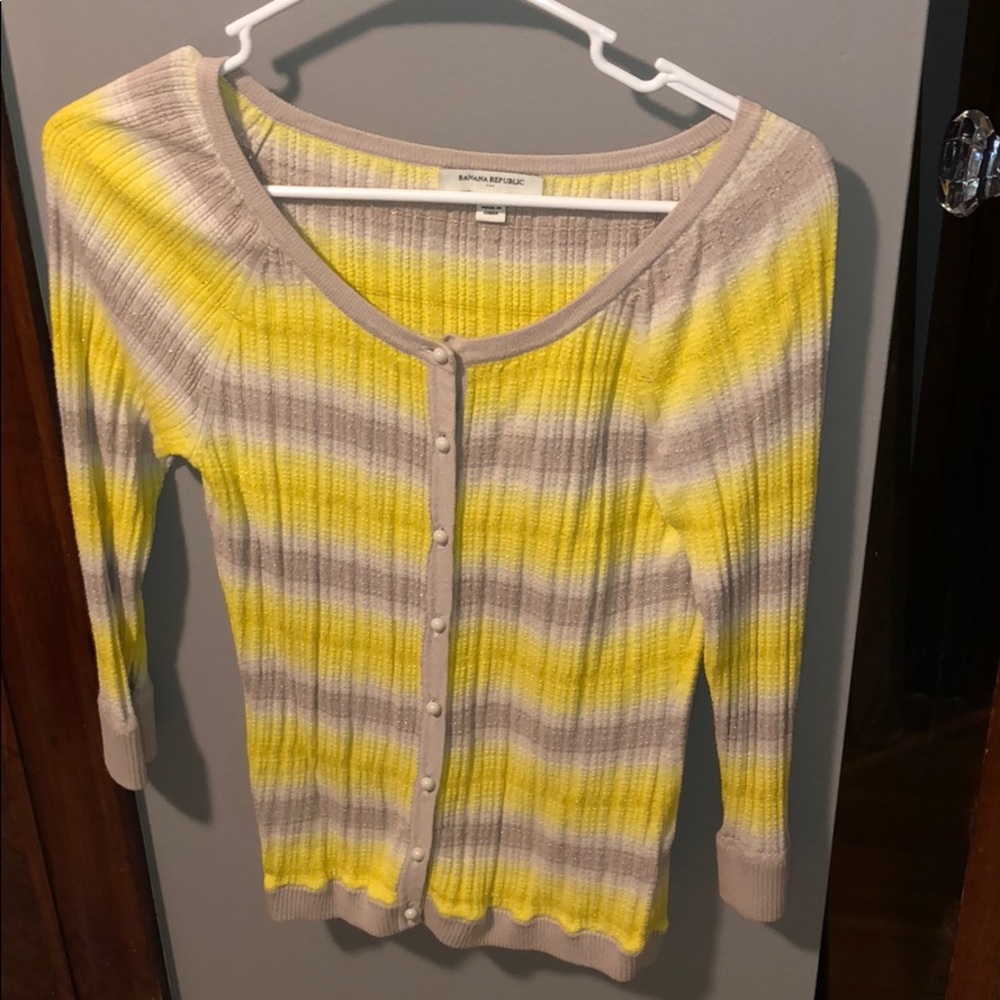 3️⃣ for 2️⃣0️⃣💰Banana republic sweater